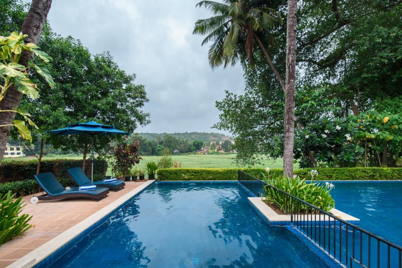 Novotel Goa Resort & Spa Candolim Exterior foto The swimming pool at the resort